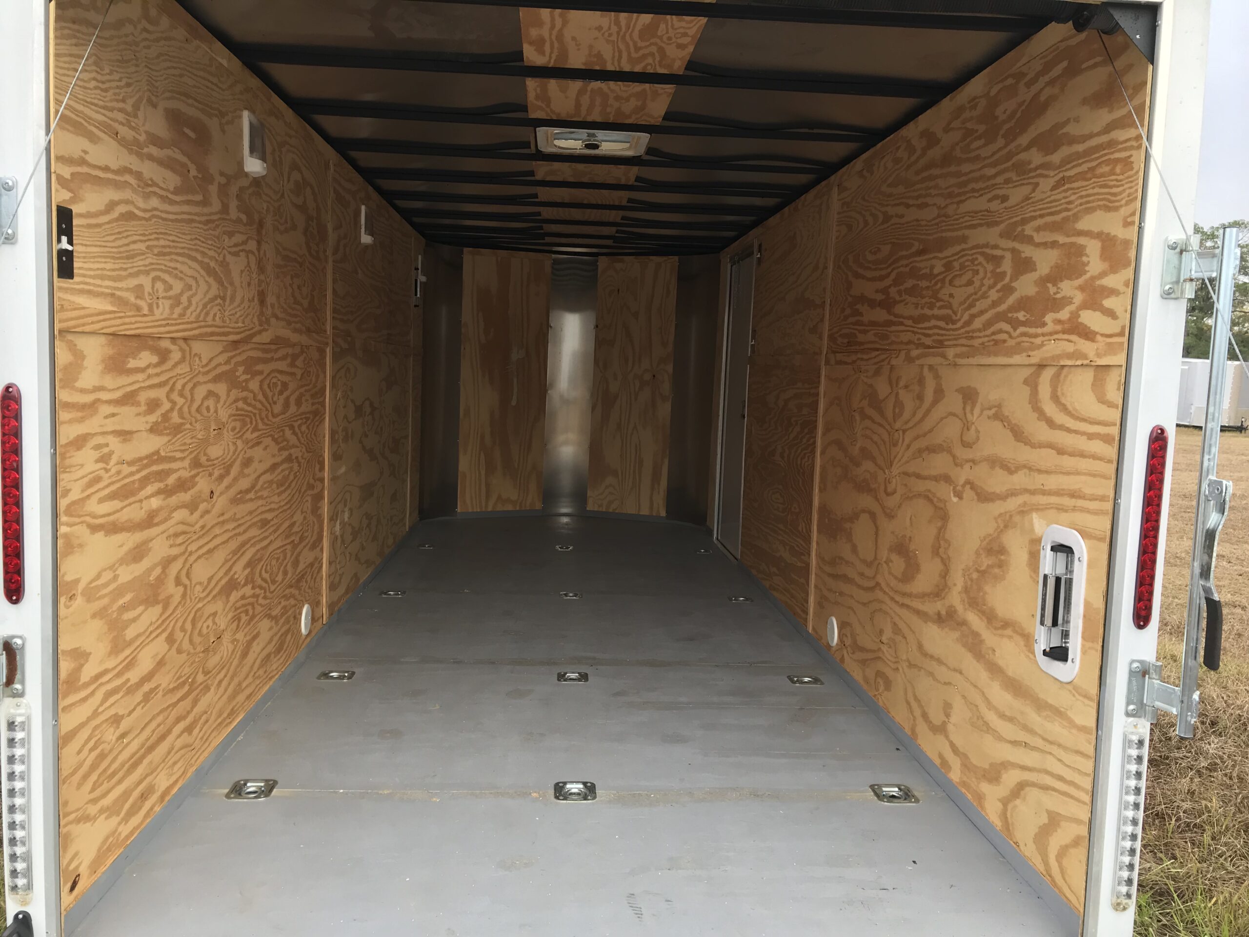 7x18 Tandem Axle - One Piece Roof - Insulation - 12 Tie Downs - Screwless - Image 5