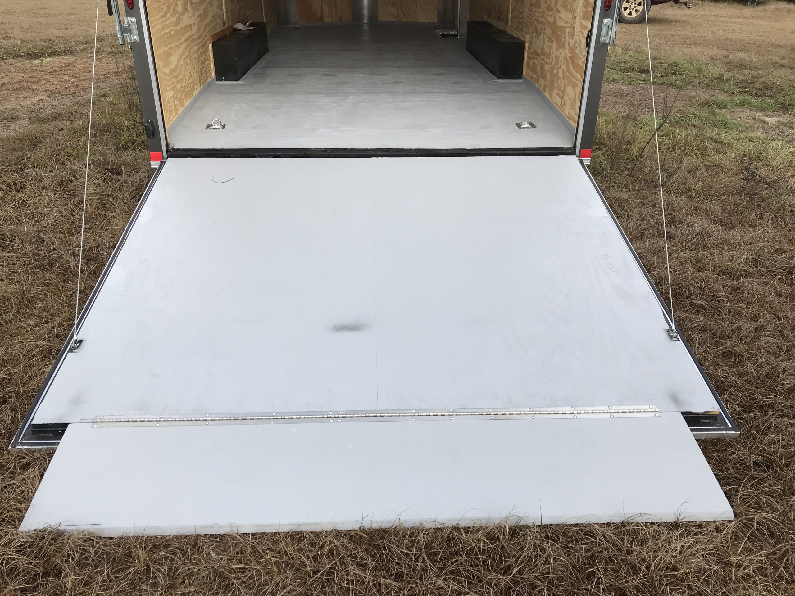 8.5X20 Tandem Axle Auto Carrier - All LED lights - Tie Downs - Beaver Tail - Image 5