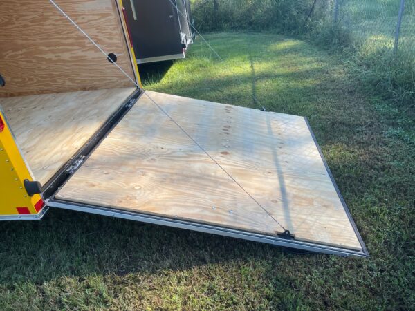 7x14 Tandem Axle - Ramp door - Side Door - Yellow - Image 4