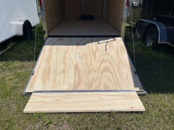7×14 Tandem Axle – .080 Poly Core – 32” Side Door – 2500# Ramp Door - Image 4