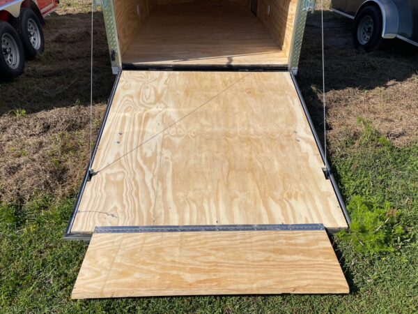 6×12 Single Axle by Cargo Craft Inc. – Ramp Door – 32” Bar Lock Side Door With RV Lock – White Poly Core - Image 4