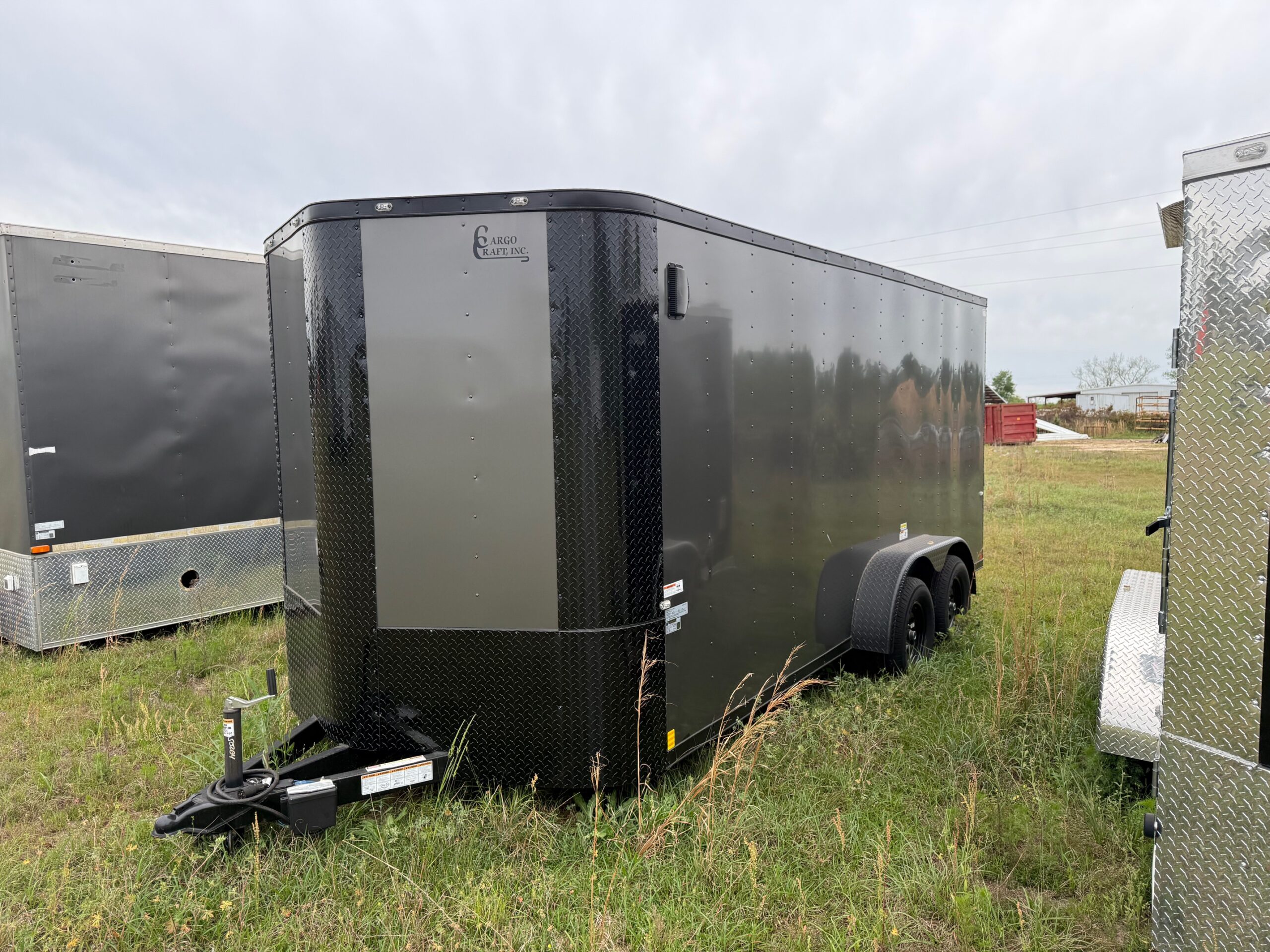 7×16 Tandem Axle Trailer – V-nose – Ramp Door – Side Door - 6 Foot 9 Inch Ceiling - Black Out Package - Image 2