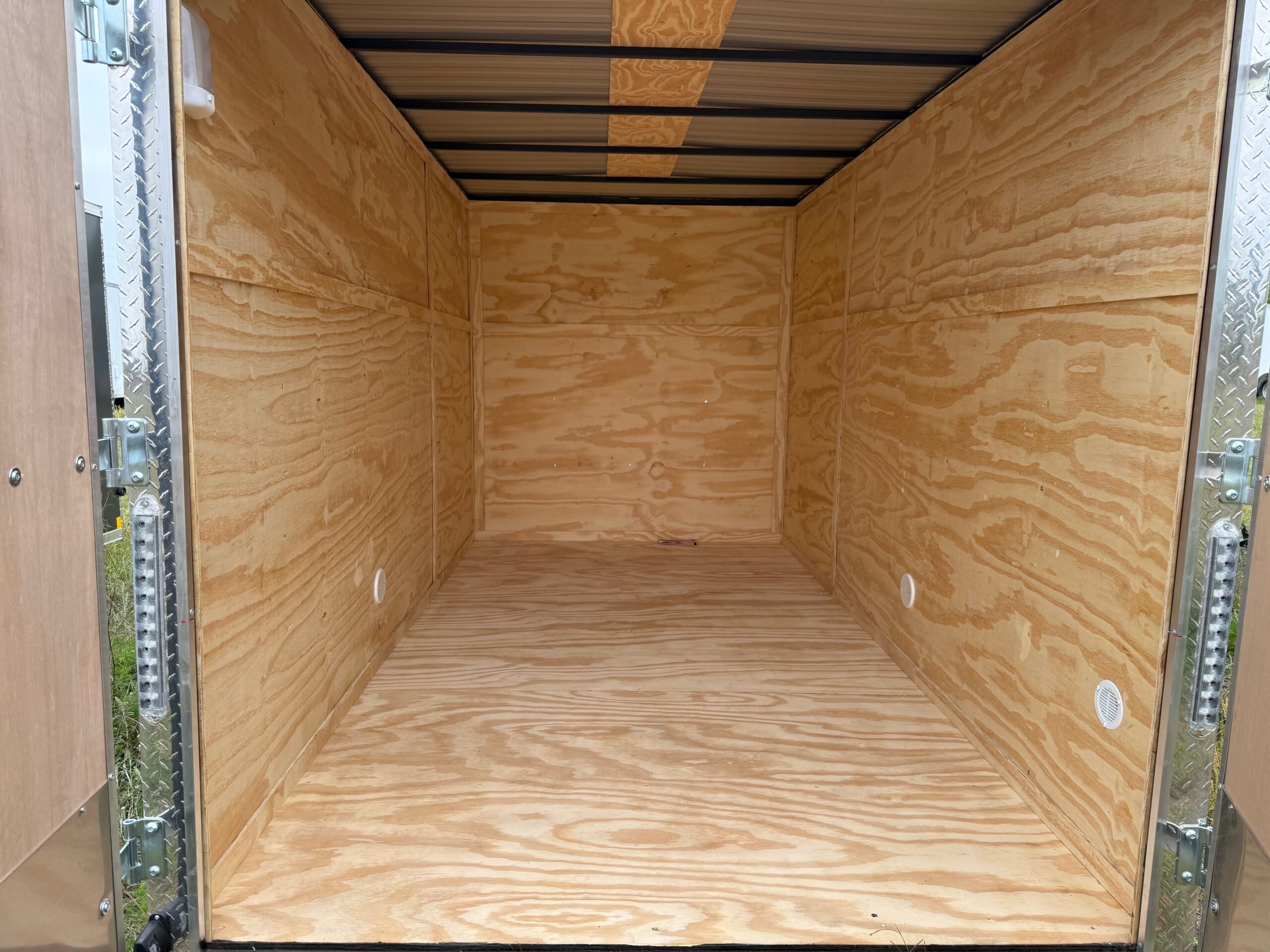6×12 Single Axle – Double Rear Doors – 6 foot 3 Inch Ceiling Height - Image 4