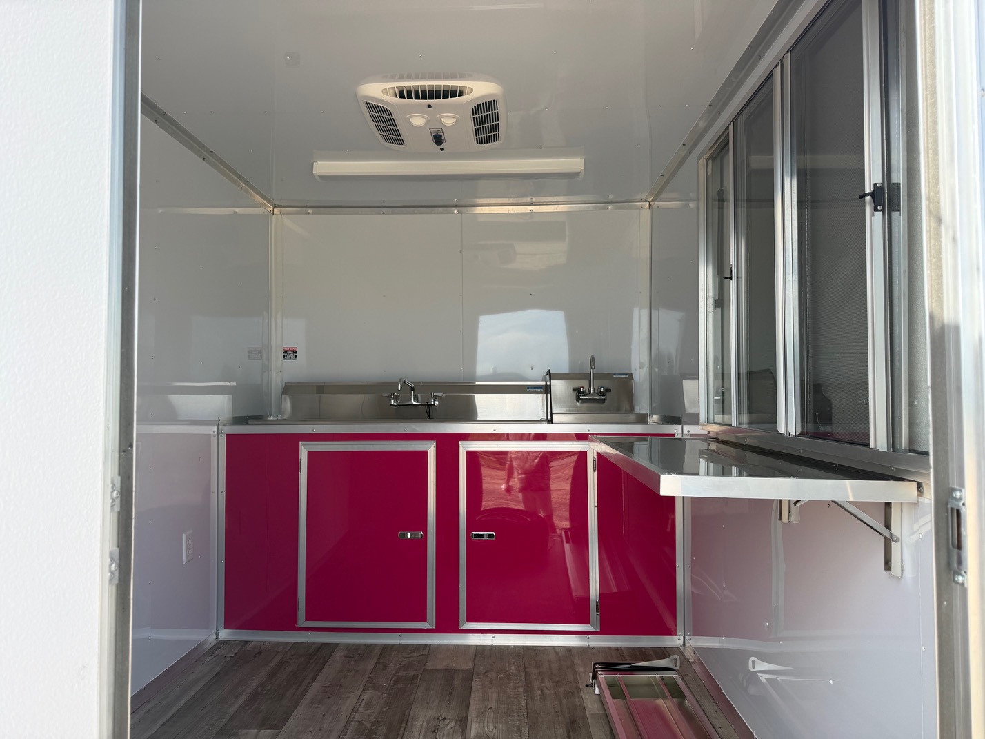 7×14 Single Axle Concession Trailer- Sink Package – Finished Interior – 7 Foot Ceiling – Bathroom Package - Image 4